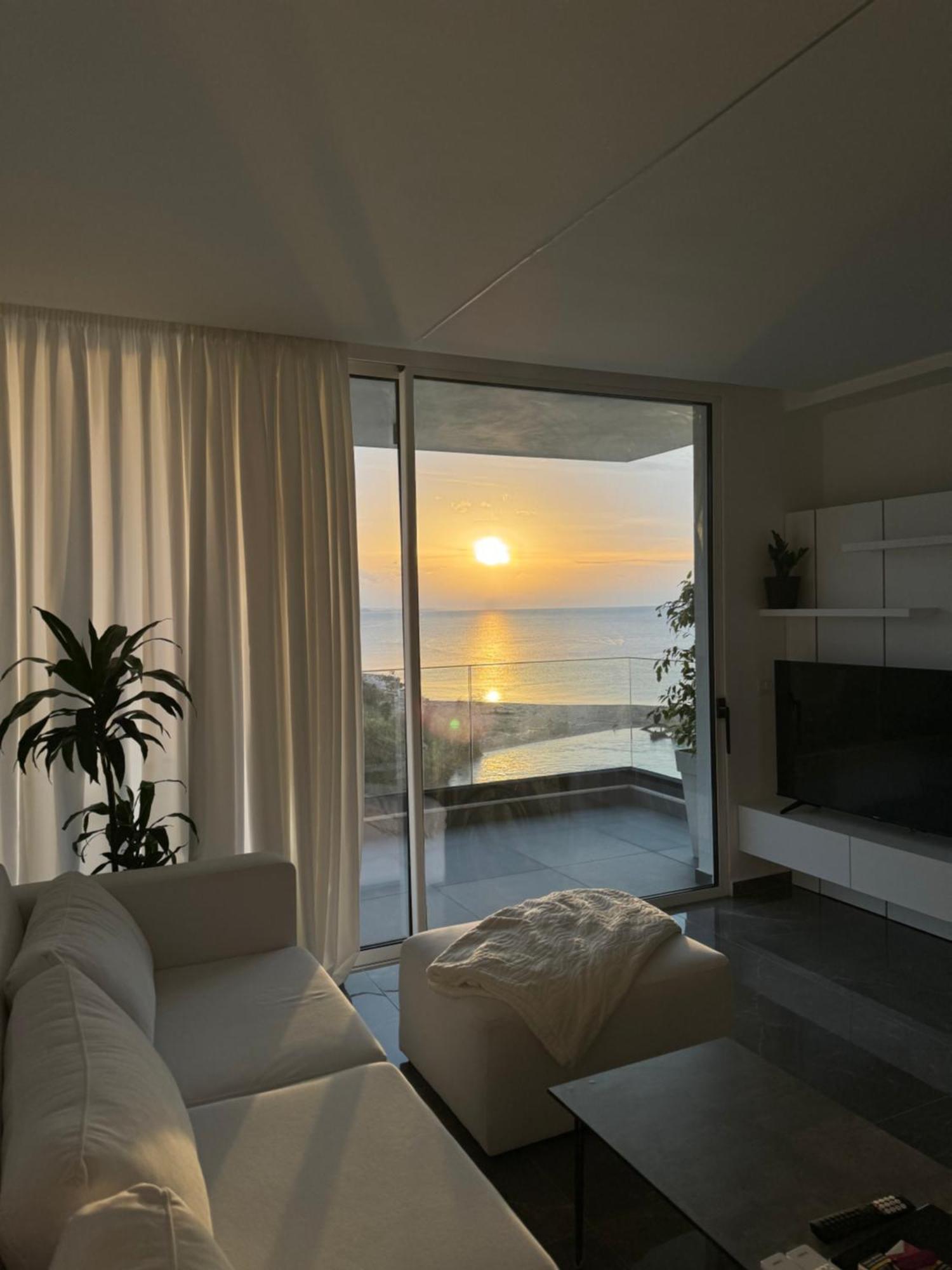 Bl Newly Built 30m From Apartmán Sarandë